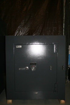 Used Mosler 2824 Money TRTL30 High Security Safe